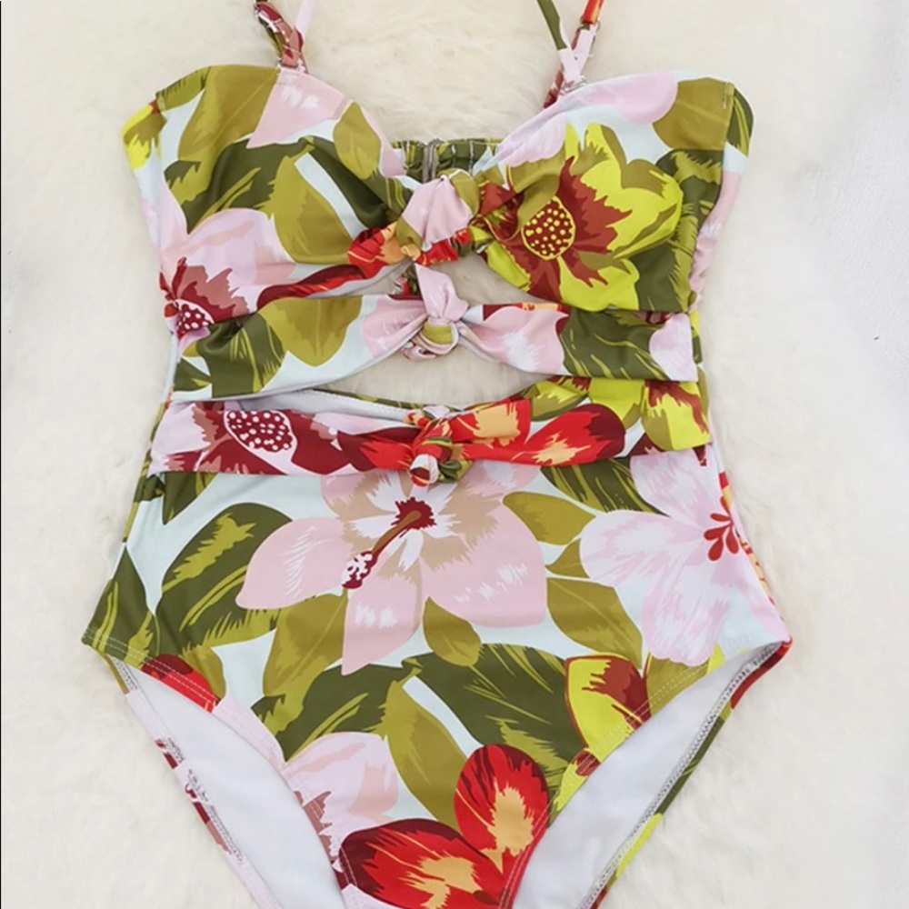 🆕 One piece bathing suit